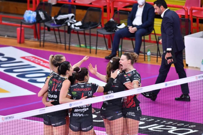 La Bartoccini saluta in anticipo il 2020. Rinviata a data da destinarsi la gara con Casalmaggiore