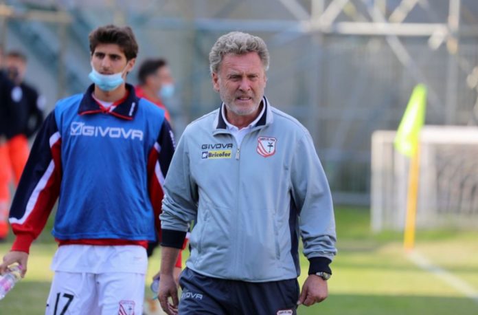 L'avversario: ecco il Carpi, e chi si rivede... Il Grifo ritrova l'ex tecnico della Ternana Pochesci. Emiliani in scia con buoni numeri