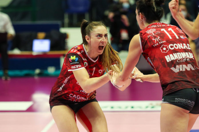 Bartoccini: recupero fondamentale contro Busto Arsizio. Le ragazze di Mazzanti, galvanizzate dalla vittoria contro Firenze, ospitano le lombarde. Le due formazione appaiate al penultimo posto 