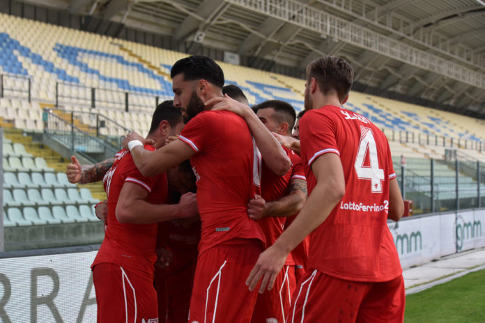 Bravo Grifo, ma piedi per terra: ricordiamo Crotone. La sofferenza della ripresa deve mettere in guardia da facili entusiasmi. L'esperienza dello 