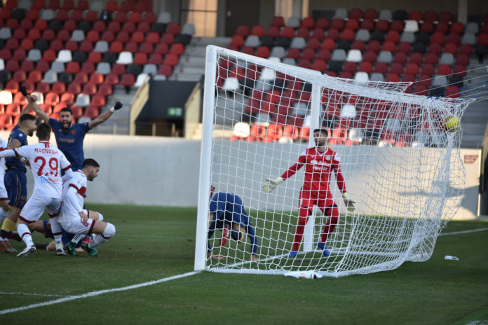 Un Grifo sciupone punito su rigore: a Bolzano un altro pari (1-1). Vantaggio immediato con Melchiorri, ma il Grifo non raddoppia. Il Sudtirol pareggia dopo ingenuità di Rosi 