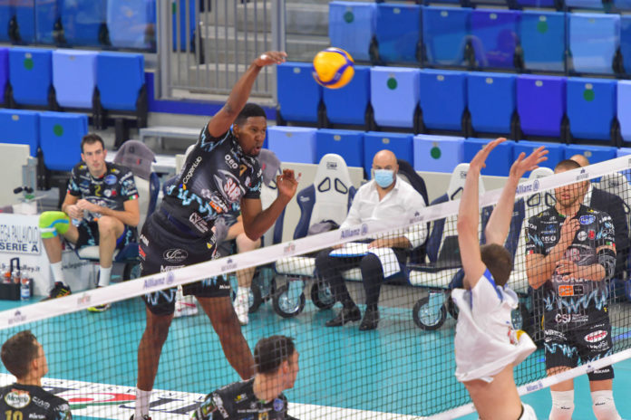 Sir: Leon concorre come miglior atleta della Polonia. La Federazione polacca ha annunciato la nomina dell'atleta di Perugia come rappresentante del volley