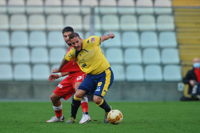 L'avversario: all'assalto del 