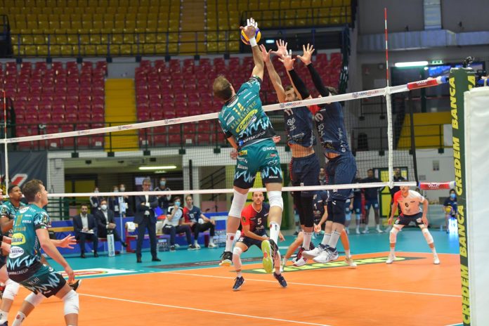 Sir, come è dura la vita alla ripartenza: Monza irraggiungibile. Dopo un mese di stop Perugia viene travolta 3-0 dai brianzoli. Condizione da ritrovare, si rivede Atanasijevic