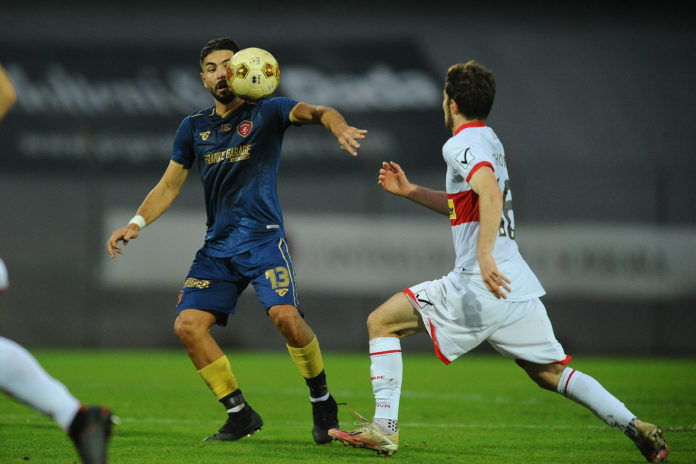 Lavagna tattica: questione di equilibrio. Il 3-5-2 del Grifo è votato maggiormente alla difesa. Anche da questo le difficoltà ad andare a rete, ancora evidenziate nel match di Carpi