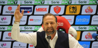 Il presidente del Perugia accusa: "Avete fregato tutti". Il club calabrese: "Sfogo giustificativo dei propri insuccessi, perchè non vi siete costituiti in giudizio?" 