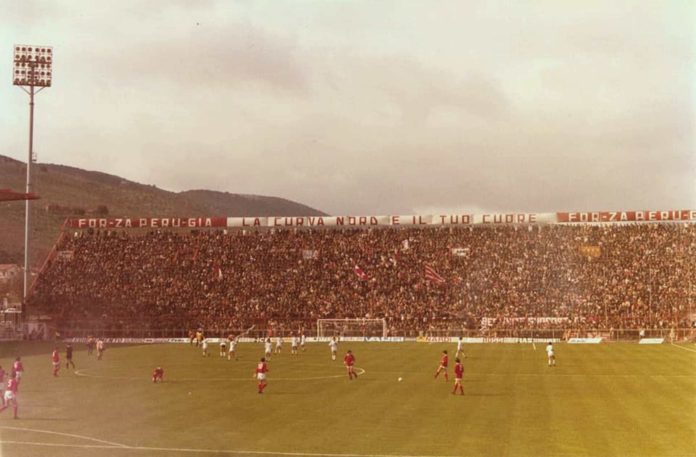 La Nord omaggia Castagner. Lo striscione nel giorno dell'80esimo compleanno: 