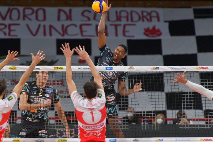 Sir: il lunedì può sorriderti. L'imperativo è vincere a Padova per approfittare di un possibile passo falso della Lube a Trento