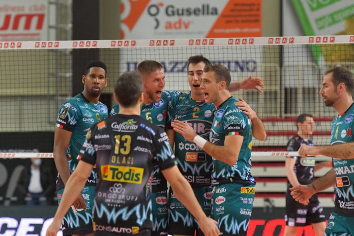 La Sir approccia Verona col morale alle stelle. Anche le statistiche certificano il primato di Perugia. Sabato in campo contro gli scaligeri con diretta Rai Sport