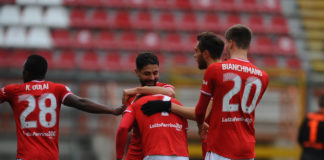 Successo 'essenziale' per il Grifo in un gioco 'che si fa sempre più duro'. Il Padova continua a macinare punti, ma i biancorossi non mollano. Quello di Elia gol da Champions