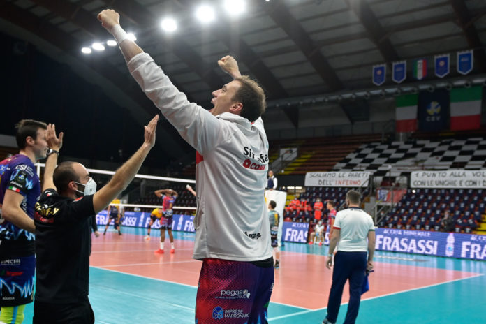 La Sir si prepara a Gara 2: è l'ora di Atanasijevic? Il cambio in panchina potrebbe favorire il rilancio dell'opposto serbo 