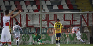 La Vis Pesaro sale in Romagna e fa il colpaccio. Modena, che succede? I marchigiani espugnano il "Manuzzi" di Cesena e si prendono il Paradiso. I gialloblù di mister Mignani rimediano un altro 3-0 nel derby col Carpi