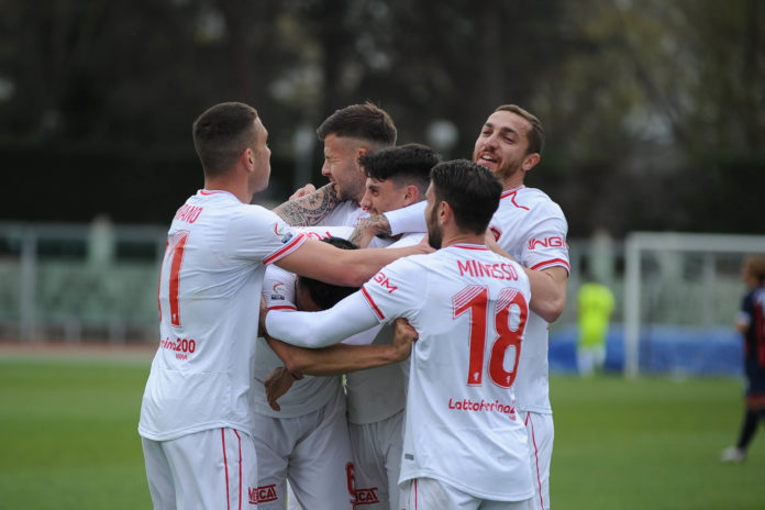 Lavagna tattica: Grifo, si può dare di più. Il Perugia a Imola vince ma non convince. Vanbaleghem inadatto come mezzala 