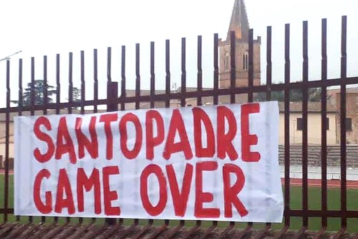 Perugia: monta la protesta dei tifosi contro la società. La Curva Nord tappezza la città di striscioni in cui manifesta chiaramente il proprio dissenso verso la proprietà 