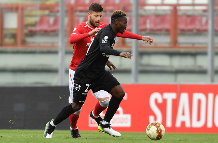 Verso Gubbio: difesa in emergenza, Vanbaleghem si candida. Caserta difficilmente recupererà qualcuno tra gli infortunati. Il francese vicino ad Angella nella coppia di centrali? 