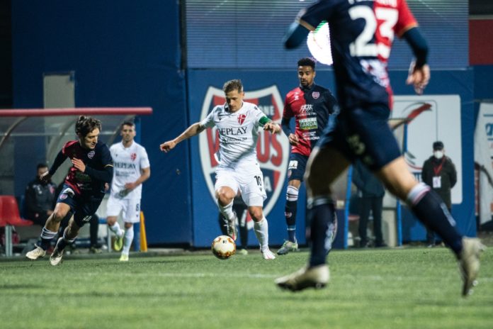 Matelica, la classe operaia va in Paradiso. Inferno amaro per la Virtus Verona. La matricola marchigiana, guidata dall'ottimo Colavitto, espugna Ravenna e si rilancia. Gli scaligeri perdono il derby col Padova al fotofinish dopo una buona prestazione