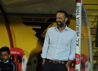 Il dirigente del club ligure: "Situazione chiara, voci messe in giro dai procuratori"