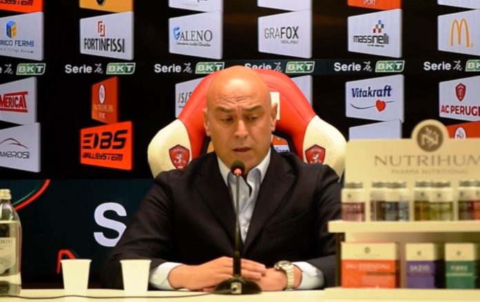 L'attaccante del Lecce vicino a vestire biancorosso. Giannitti vigile su Ndoj e Cavion