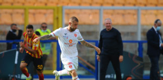 Il giocatore ha riportato una lesione al retto femorale