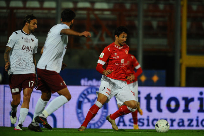 Il contratto dell'attaccante brasiliano esteso fino al 2026