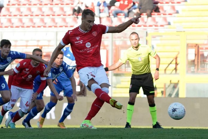 L'arbitro di Perugia-Brescia, a distanza di due giorni, ha diretto il match di Champions tra Psg e Lipsia