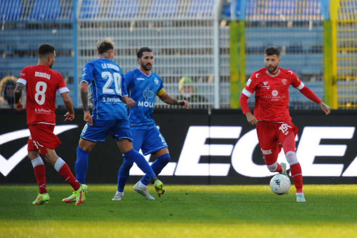 Il centrocampista ha rescisso consensualmente il contratto col club biancorosso