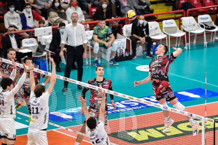 Derby con Trento nella prima giornata del girone E