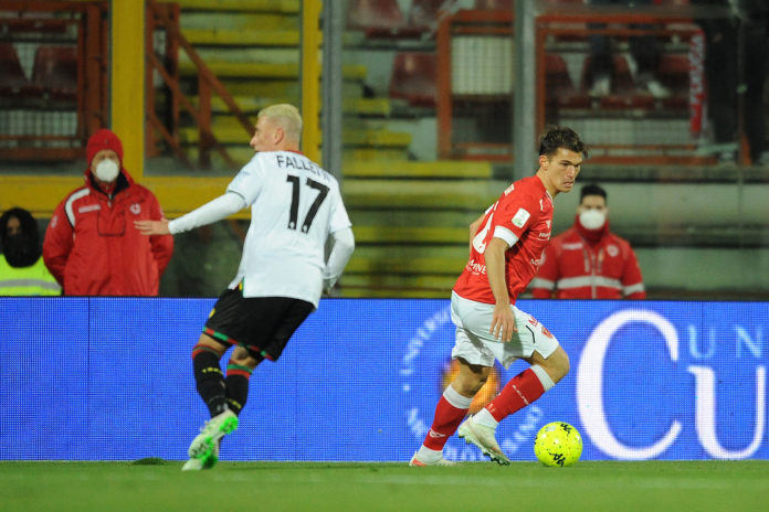 Tra i biancorossi da segnalare solo gli ingressi in diffida di Curado e Segre