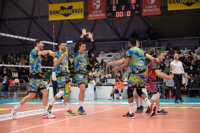 Vittoria schiacciante degli uomini di Grbic contro gli ex Bernardi e Russell 