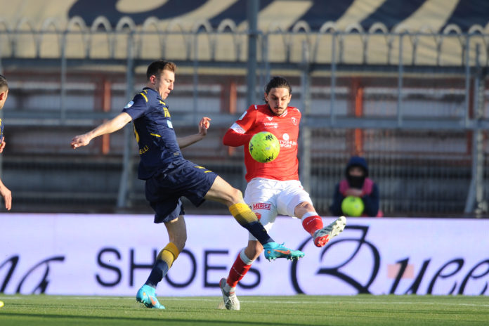 Le statistiche sono impietose, ma la palla è rotonda... Precedenti in equilibrio, arbitra Di Bello 