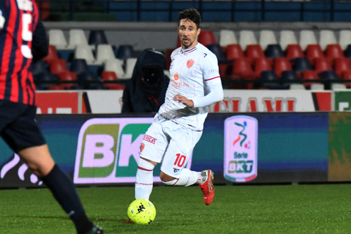 Due reti nella ripresa dei dorici affossano un Perugia che non approfitta dei passi falsi di Cesena e Torres. Solo per le statistiche il gol della bandiera di Seghetti