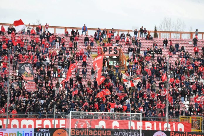 Il comunicato di Ingrifati, Armata Rossa e Nucleo XX Giugno: 