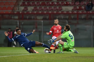 De Luca rievoca il fantasma di Egidio Calloni. Sogno play-off in piedi solo grazie al rendimento esterno 