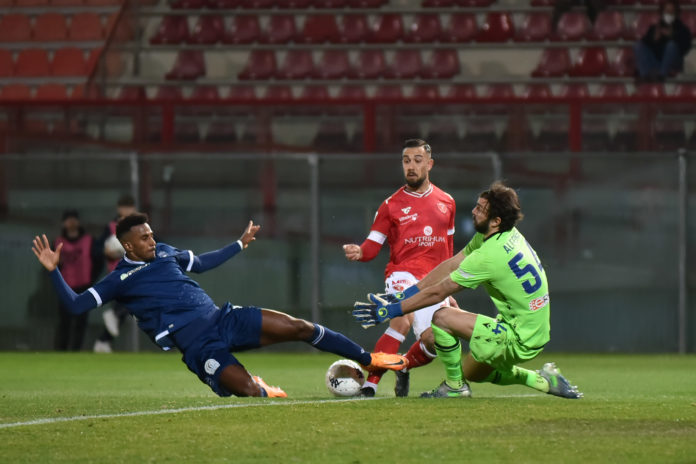 De Luca rievoca il fantasma di Egidio Calloni. Sogno play-off in piedi solo grazie al rendimento esterno 