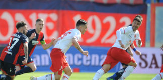 L'operazione play-off, seppur difficile, non è ancora impossibile: servirà una rimonta come quella del Grifo di Caserta. Allo "Scida" troppi giocatori di qualità relegati alla panchina 