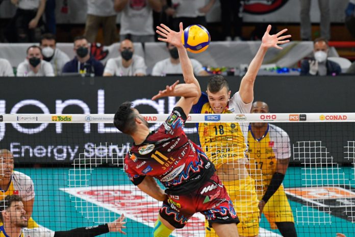 Gara 2 al PalaPanini nel giorno di Pasqua. Out Leal, diretta su RaiSport