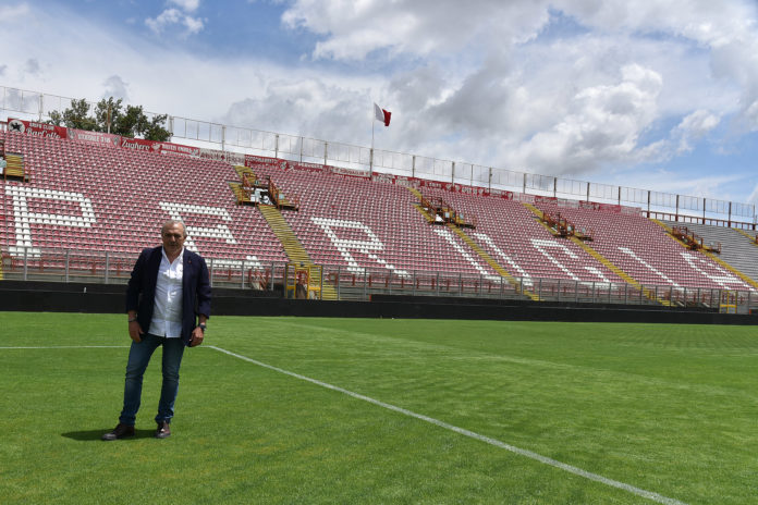 Tribuna Est dichiarata inagibile, spostamento per gli abbonati 