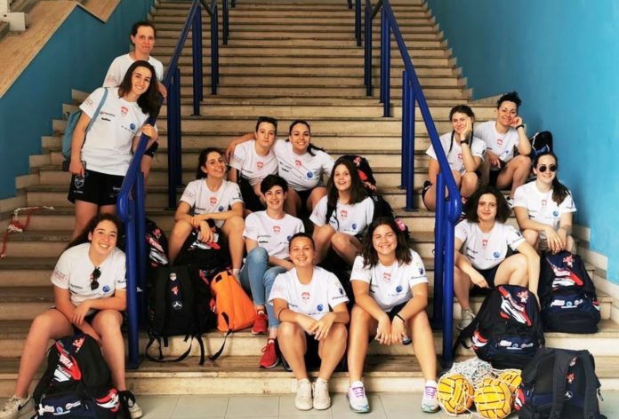 I ragazzi di Arcangeli subiscono la rimonta del Villa York: ora i play-out per la mantenere la B. Le ragazze vincono col Moie chiudono al secondo posto