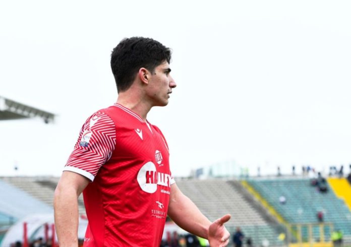 Il centrocampista arriva in prestito biennale dalla Salernitana 