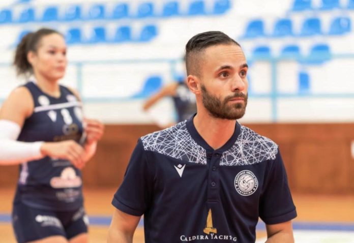 Il neo allenatore in terza: 