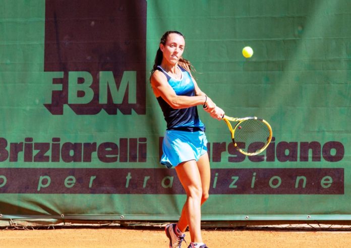 Partito il Main Draw col successo della marchigiana, al via anche il torneo di doppio