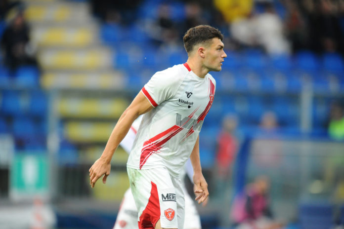 Almeno 15 giorni di stop per il difensore, mentre l'attaccante migliora