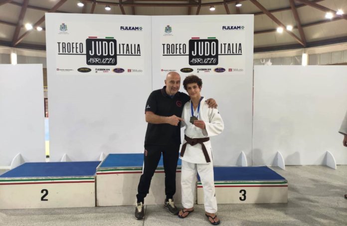 L'atleta perugino si aggiudica il terzo posto nella categoria 60 Kg del Trofeo Italia