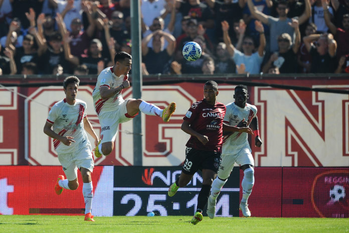 10 per Melchiorri, mattatore della partita di Reggio Calabria. La Ternana si fa rimontare e sorpassare dal Genoa e perde la vetta