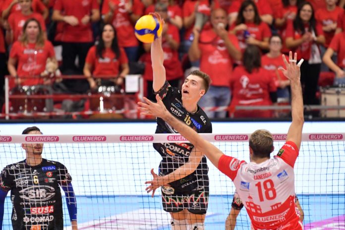 E intanto Plotnytskyi e Solé vanno in televisione 