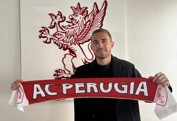 Il centrocampista si lega al Grifo fino a giugno 2023 con opzione per altri due anni 