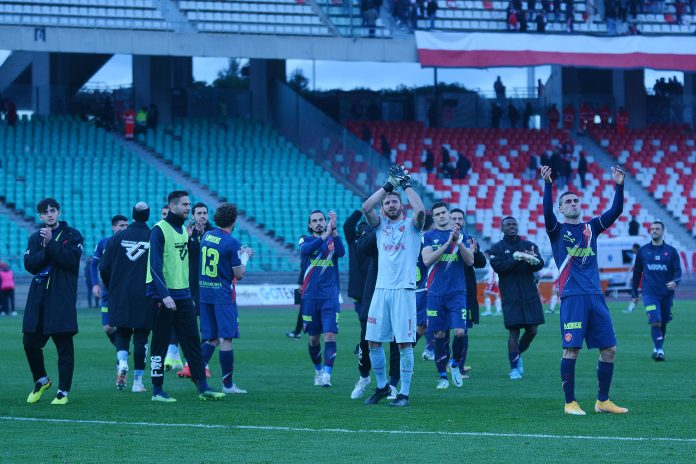 Grandi meriti del tecnico nel successo di Bari, ma il titolo è anche un monito per la società... Ora uno scontro diretto con un Brescia in crisi