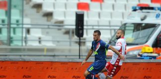 Problema al ginocchio per l'attaccante biancorosso che salterà il match col Brescia