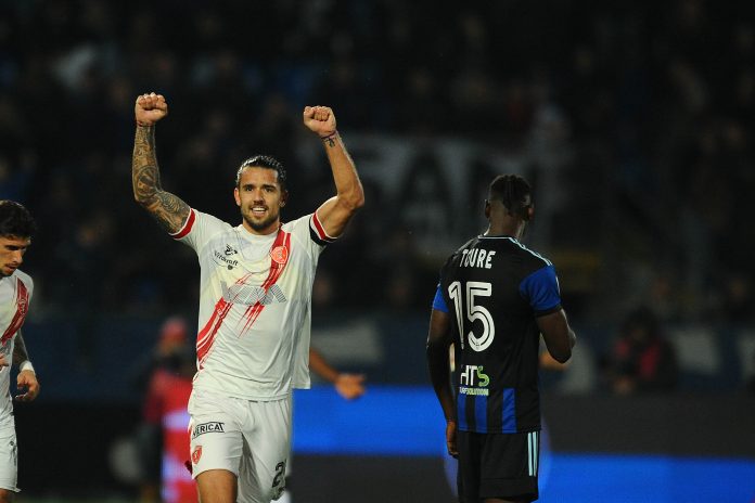 Rescissione consensuale per il centrale e il terzino. Vano verso il Monterosi