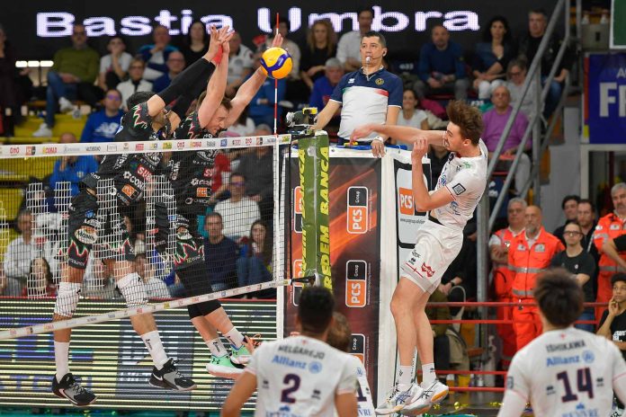 Una ad una sono crollate tutte tre le formazioni di Serie A nei giorni di Pasqua: per 3M e Bartoccini dolorose retrocessioni, per la Sir uno 